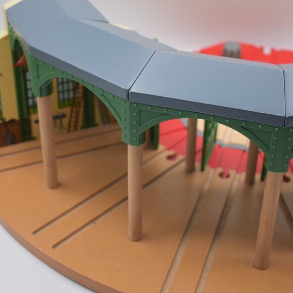 Roundhouse Tidmouth Shed w/5 Stalls Wooden Railway Thomas & Friends Train Engine - Picture 10 of 10